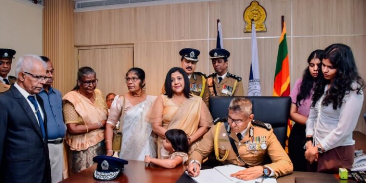 37ஆவது பொலிஸ் மாஅதிபராக சட்டத்தரணி பிரியந்த வீரசூரிய கடமைகளை பொறுப்பேற்றார்