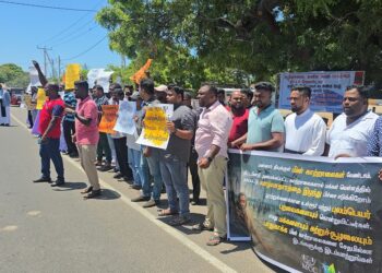 மன்னார் மக்களின் போராட்டத்துக்கு வலு சேர்க்கும் விதமாக கண்டியில் ஊர்வலம்