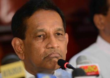 வீட்டுக்கு முன் ஒலிபெருக்கியில் அறிவிக்கப்பட்ட ராஜிதவின் குற்றச்சாட்டுகள்