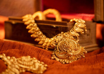 வரவாற்றில் மூன்று இலட்சம் ரூபாயை தொட்ட இலங்கை தங்கத்தின் விலை!