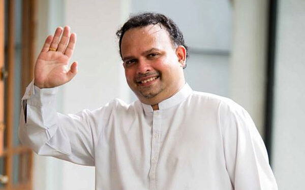 கள்வர்களைப்பிடிப்பது நல்லது ஆனால் நாடும் அபிவிருத்தி செய்யப்பட வேண்டும் – நவின் திசாநசாயக்க