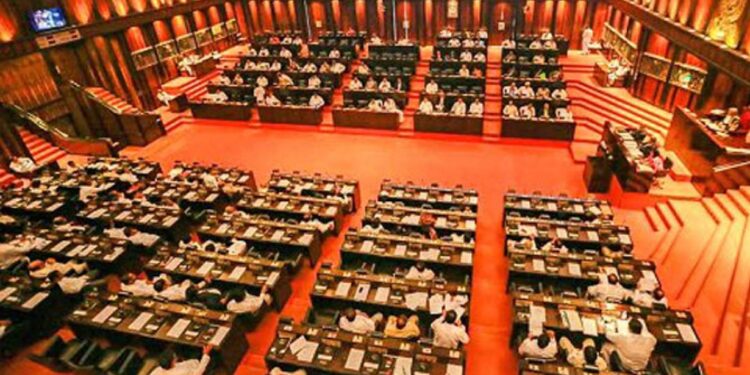 நாடாளுமன்றத்தால் வழங்கப்படும் எரிபொருளை நிராகரித்த அரச தரப்பு எம்.பிக்கள்!