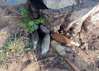 இயக்கச்சியில் வெடிக்காத நிலையில் குண்டுகள்!