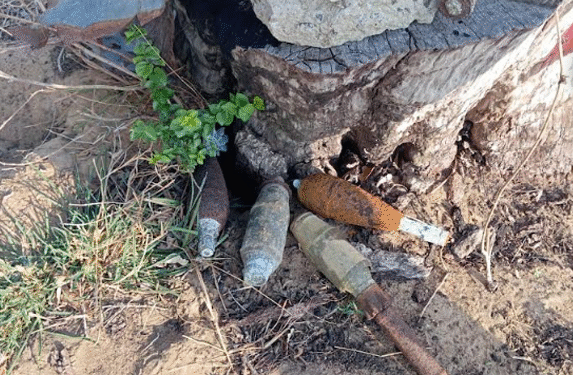 இயக்கச்சியில் வெடிக்காத நிலையில் குண்டுகள்!