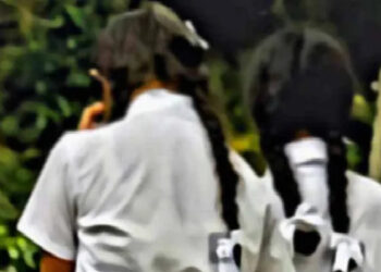 உயர்தர பரீட்சைக்கு தோற்றிய மாணவி மாடியில் இருந்து வீழ்ந்து படுகாயம்