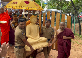 அகற்றப்பட்ட புத்தர் சிலை அதே இடத்தில் மீண்டும் வைக்கப்பட்டது..!