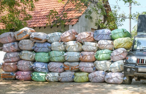 மன்னாரில் 1,292 கிலோ பீடி இலைகள் கடற்படையினரால் கைப்பற்றல்!