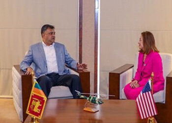 அமெரிக்கத் தூதுவர் ஜுலீ சங் – பாதுகாப்பு அமைச்சின் செயலாளர் இடையில் சந்திப்பு!