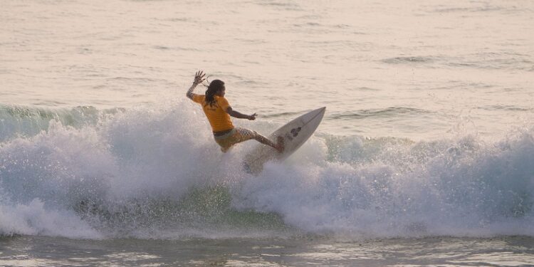 ஹிக்கடுவையில் தேசிய அலைச்சறுக்கு சாம்பியன்ஷிப் விழா