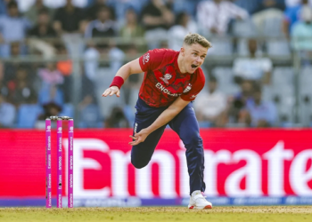 ஐபிஎல் 2026இலிருந்து கரன், எலிஸ் விலகினர் ; ஆரம்பப் போட்டிகளில் ஸ்டாக், ஹேஸ்ல்வூட் பேர்கசன் இல்லை