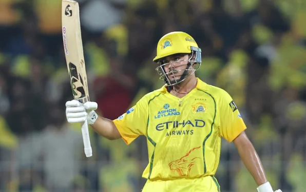 நடப்பு ஐபிஎல் அத்தியாயத்தில் சஞ்சு செம்சன் முதலாவது சதத்தைக் குவிக்க சென்னை சுப்பர் கிங்ஸ் முதல் வெற்றியை ஈட்டியது