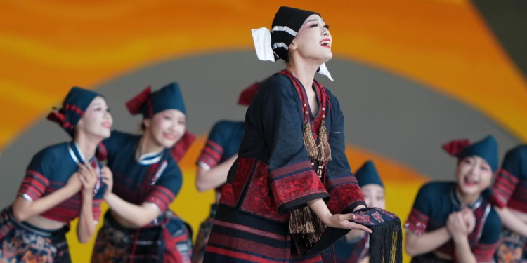 ஆறாவது ஆசிய கடற்கரை விளையாட்டு விழா சீனாவின் சன்யாவில் கோலாகலமாக ஆரம்பம்