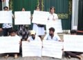 நியமனத்தை நிரந்தரமாக்குமாறு கோரி சுகாதார அமைச்சின் முன்பாக யாழ். போதனா வைத்தியசாலை சுகாதார தொண்டர்கள் போராட்டம்!