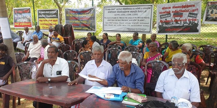 இராணுவமே வெளியேறு ; வலி. வடக்கில் எட்டாவது வெள்ளியும் தொடரும் போராட்டம்