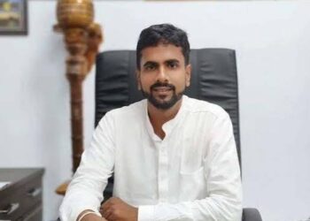 வவுனியா மாநகர முன்னாள் மேயர் உட்பட 4 பேரை கைது செய்ய நீதிமன்றம் உத்தரவு