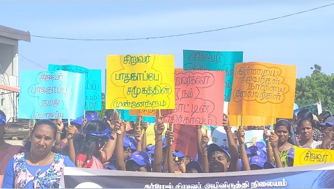 சிறார்களின் பாதுகாப்பையும் உரிமைகளையும் பாதுகாக்குமாறு வலியுறுத்தி முல்லைத்தீவில் பேரணியும் மாநாடும் முன்னெடுப்பு