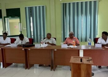 மாந்தை கிழக்கு பிரதேச சபை அமர்வில் அமளி துமளி