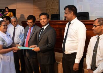 சம்பளத்தை அதிகரிப்பதன் மூலம் அர்ப்பணிப்பான சேவையையை எதிர்பார்க்கிறோம் – நளிந்த ஜயதிஸ்ஸ