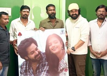 இயக்குநர்கள் வெற்றி மாறன் – லிங்குசாமி இணைந்து வெளியிட்ட ‘வள்ளுவன்’ படத்தின் ஃபர்ஸ்ட் லுக்