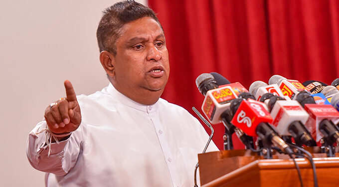 பெண்களை அவதூறாக வர்ணித்த அமைச்சர்களை கட்சியில் இருந்து நீக்க ஜனாதிபதியிடம் கோரிக்கை