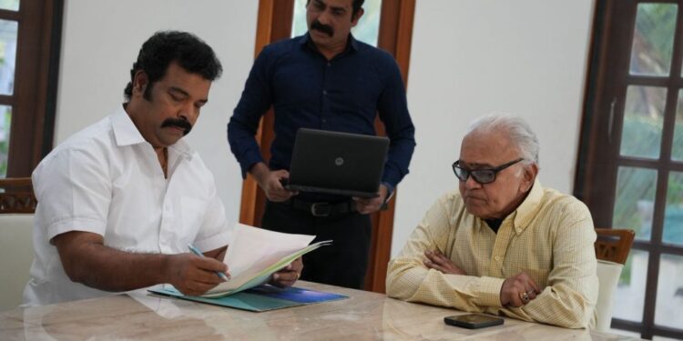 கதையின் நாயகர்களாக தோன்றும் ராதா ரவி – ரவி மரியா கூட்டணி