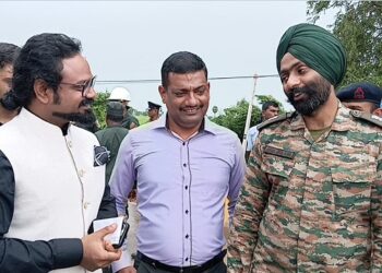 யாழ்ப்பாணத்தில் புனரமைக்கப்பட்ட பாலத்தை பார்வையிட்டார் இந்திய துணைத்தூதுவர்