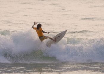 ஹிக்கடுவையில் தேசிய அலைச்சறுக்கு சாம்பியன்ஷிப் விழா