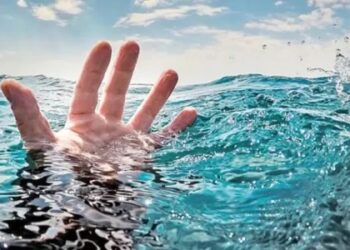 கடலில் அடித்துச் செல்லப்பட்ட ஹொங்கொங் பிரஜைகள் உயிர்காக்கும் பிரிவினரால் மீட்பு!