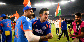 நியூஸிலாந்தை வீழ்த்தி மூன்று வரலாற்றுச் சாதனைகளுடன் ரி20 உலகக் கிண்ணத்தை சுவீகரித்த இந்தியா 