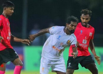 பத்து வீரர்களுடன் விளையாடி ஜாவா லேனின் சம்பியன் கனவை கலைத்து பெலிக்கன்ஸை சம்பியனாக்கியது சொலிட்