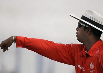 குமார் தர்மசேனாவுக்கு எதிராக பாகிஸ்தான் கிரிக்கெட் சபை முறைப்பாடு