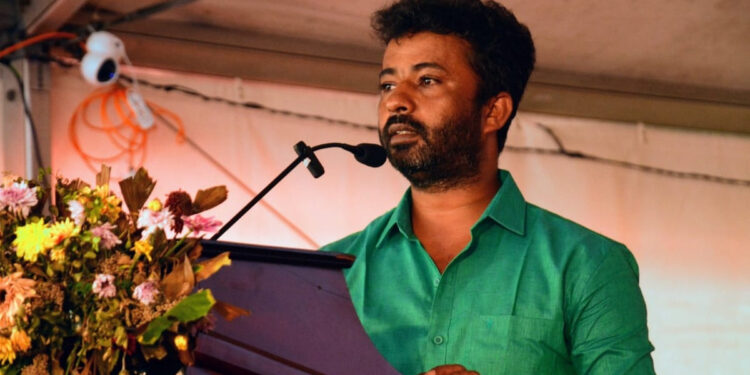 தடுத்துவைக்கப்பட்ட புத்தகங்கள்! தீபச்செல்வனுக்கு சுங்கப் பிரிவு விடுத்துள்ள அழைப்பு