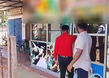 மாணவர்களுக்கு முறையற்ற சிகை அலங்காரம்: மட்டக்களப்பில் இரண்டு சிகை அலங்கார நிலையங்கள் அதிரடியாக மூடல்!