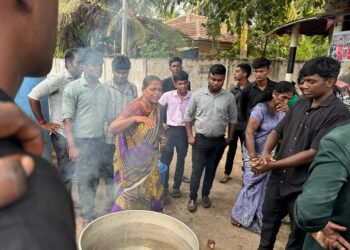 முள்ளிவாய்க்கால் நினைவு வாரம் : வல்வெட்டித்துறையில் மழையிலும் கஞ்சி வழங்கல்