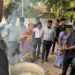 முள்ளிவாய்க்கால் நினைவு வாரம் : வல்வெட்டித்துறையில் மழையிலும் கஞ்சி வழங்கல்
