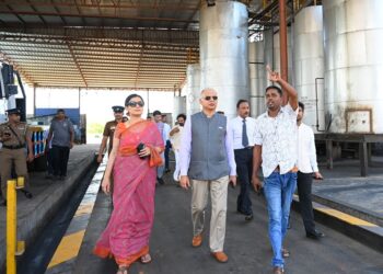 இலங்கைக்கான இந்திய உயர்ஸ்தானிகர் அச்சுவேலி கைத்தொழில் பேட்டைக்கு விஜயம் 