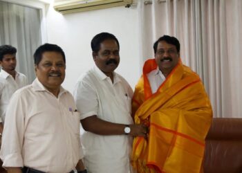 பா.ஜ.க தமிழ்நாடு மாநிலத் தலைவர் நயினார் நாகேந்திரனை சந்தித்தார் சிறீதரன் எம்.பி!