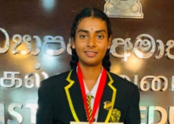 அகில இலங்கை தமிழ் மொழித்தின விழா: இலக்கிய விமர்சனப் போட்டியில் யாழ். வேம்படி மாணவி அபிநயா தேசிய ரீதியில் முதலிடம்!
