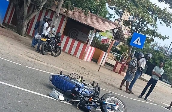 யாழ். வல்லைப் பகுதியில் விபத்து ; பூசகர் பலி
