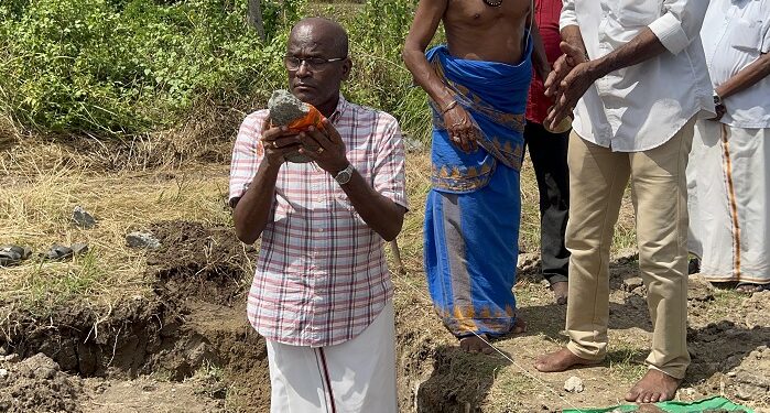 பத்தினியார்மகிழங்குளத்தில் சத்தியலிங்கம் எம்பியின் நிதியில் நெல் உலர்த்தும் தளத்திற்கான அடிக்கல் நாட்டும் நிகழ்வு