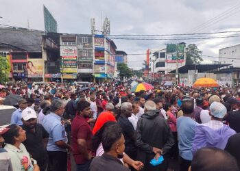 குருணாகலில் பௌத்த பிக்குகள், பொதுமக்கள் பங்கேற்பில் பாரிய அமைதிப் பேரணி!