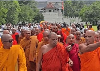 பிக்குகளின் பாதயாத்திரை கொழும்பை அடைந்தது