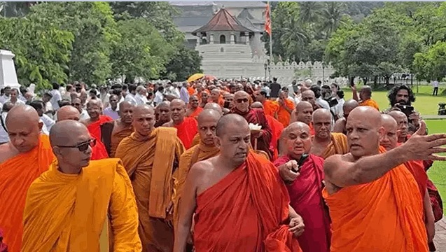 பிக்குகளின் பாதயாத்திரை கொழும்பை அடைந்தது